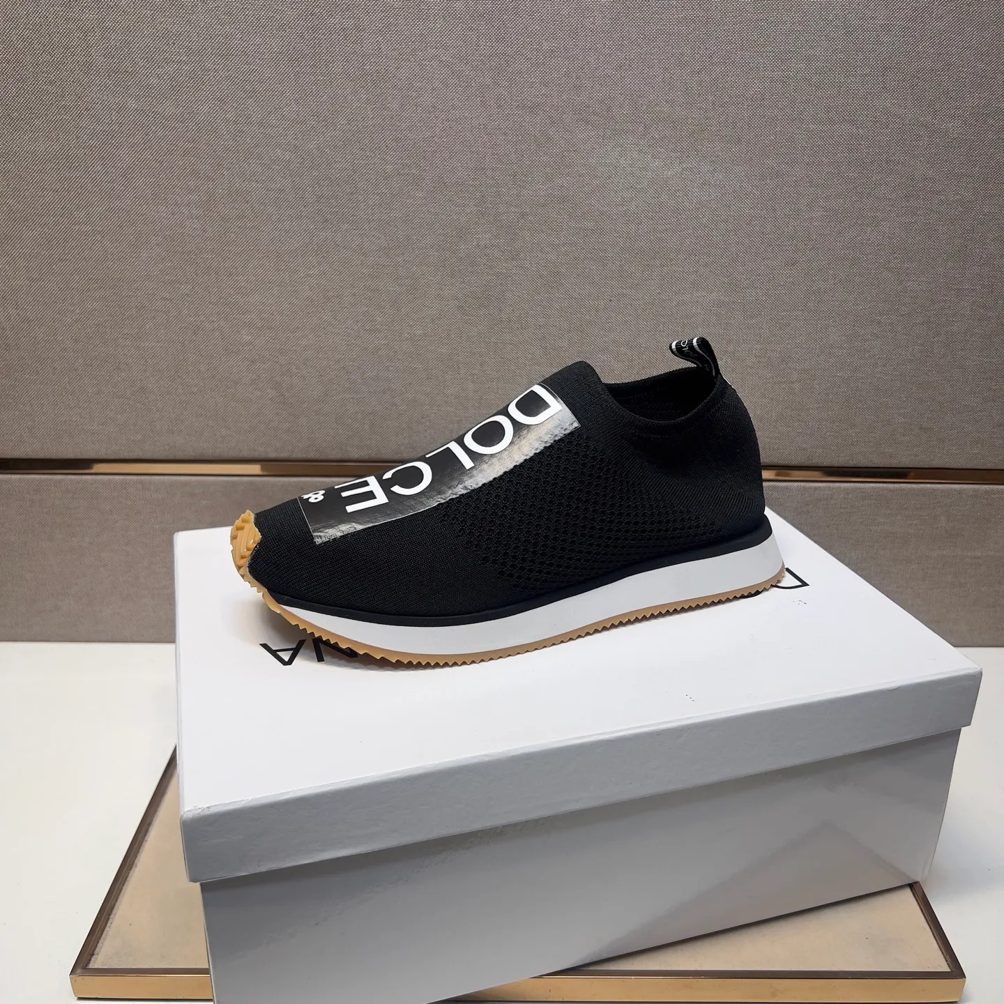 ⬛️Men's men's shoes💰p420【DG～】couple casual shoes 2025z cabinet sales simultaneously 🔶Size: 35-44#️⃣ 🔷1 color🔜The upper is made of multi-material splicing➕Mesh lining, comfortable and breathable, sole: original comfortable, wear-resistant and non-slip outsole, ⚠️Real shot📱Photographed🎬The real thing is better📢📢📢